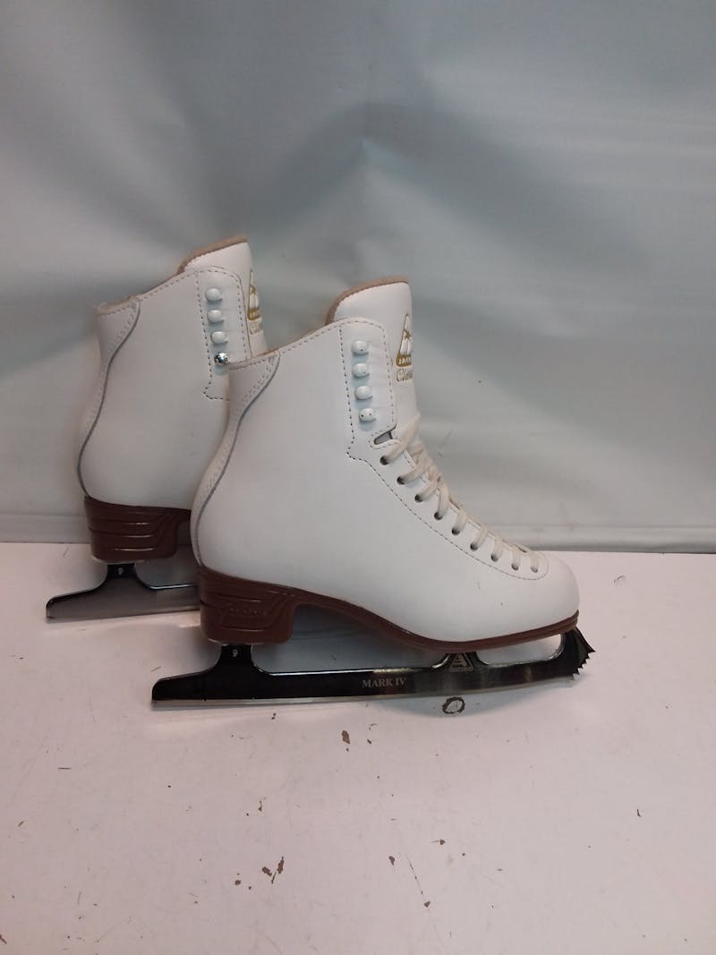 Used Jackson CLASSIQUE Senior 4 Ice Skates / Figure Womens