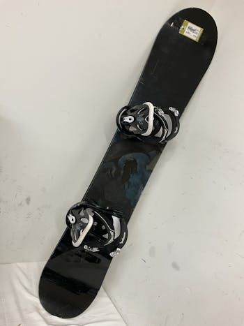 Used Burton PUNCH 140CM 140 cm Women's Snowboard Combo Women's