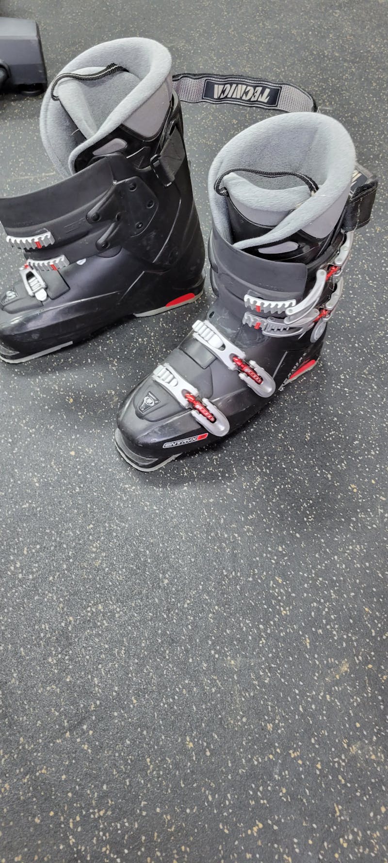 Tecnica Size 7.5/25.5 Men's Alpine Ski Boots – Rambleraven Gear Trader