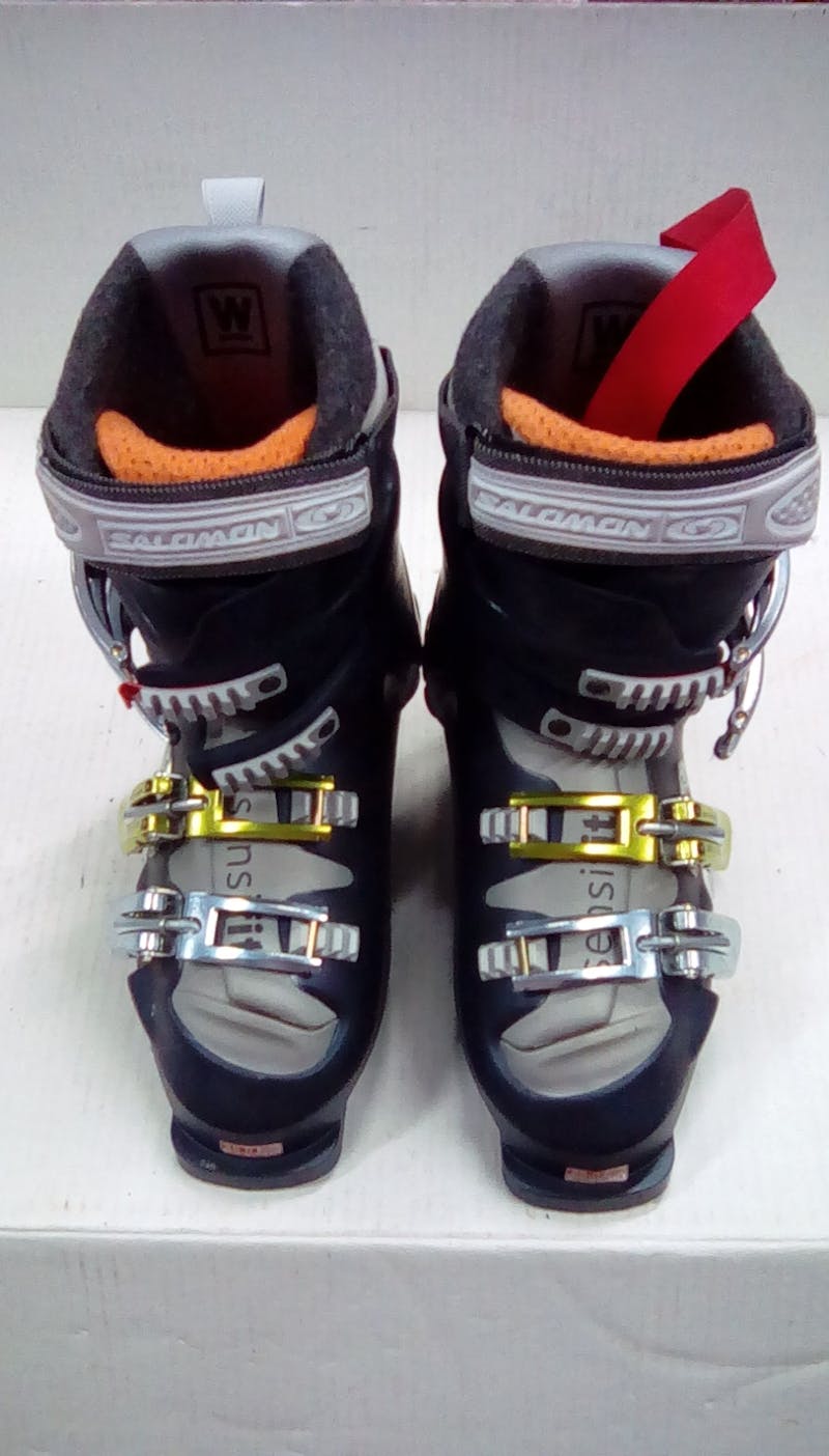 Used Salomon EVOLUTION 255 - M07.5 - W08.5 Downhill Ski / Mens Ski / Mens Boots