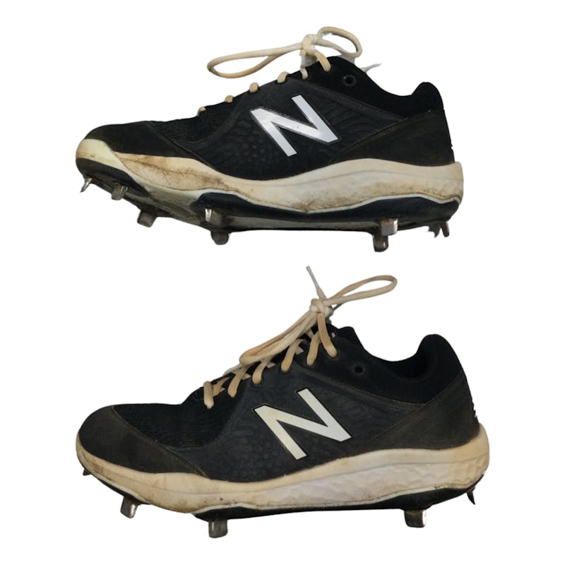 Used New Balance Senior 7 Metal Baseball & Softball / Cleats