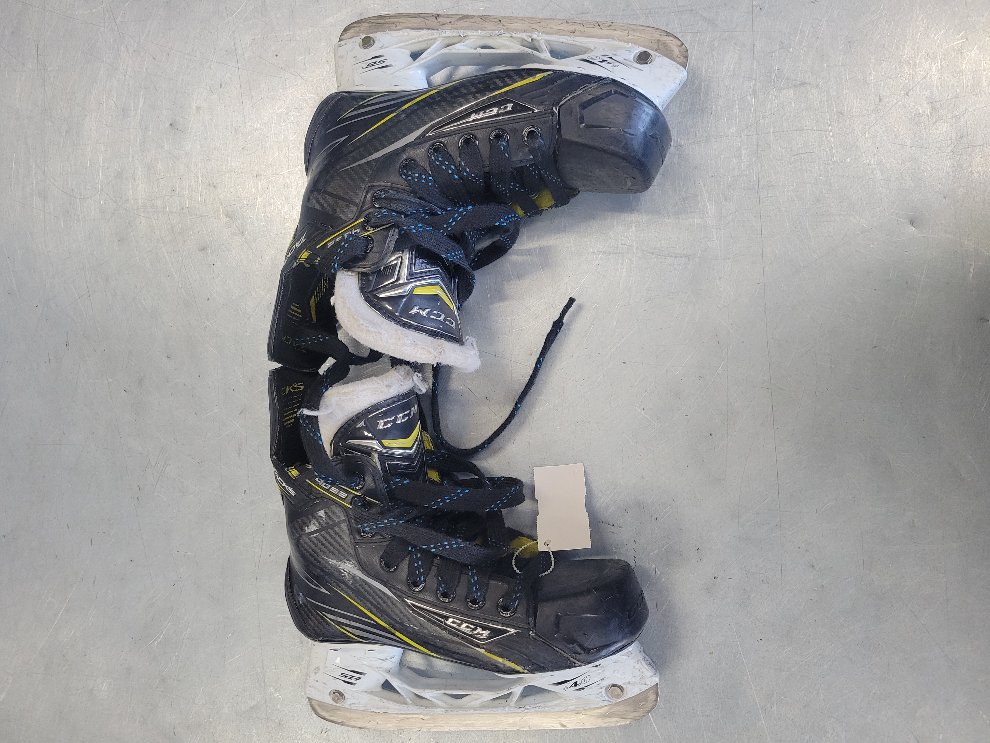 Used CCM TACKS 4092 Junior 03.5 Ice Hockey Skates Ice Hockey Skates