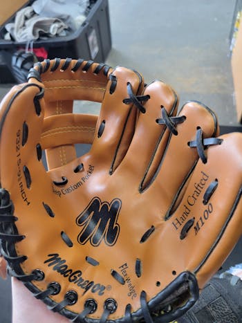 Macgregor RHT Softball Glove