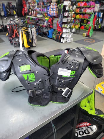 Used Schutt Y FLEX SM Football Shoulder Pads Football Shoulder Pads