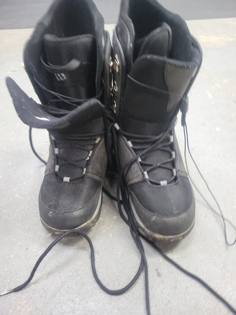 Used Avalanche Sb Boots Senior 11 Men's Snowboard Boots