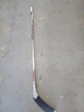 Used Bauer VAPOR X4.0 67 Flex Pattern 5 Intermediate One Piece Sticks  Intermediate One Piece Sticks