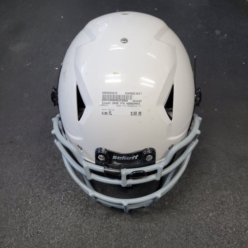 Used Schutt Youth Veangeance A11 2022 Helmet Sm Football Helmets