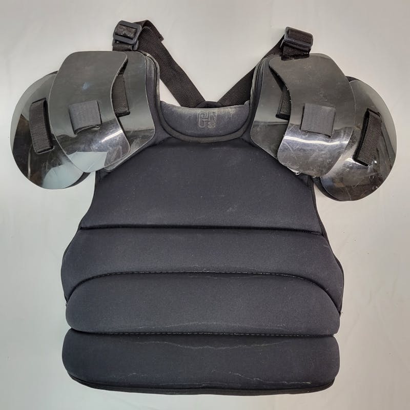 Used UMPIRE CHEST PROTECTOR Baseball and Softball Umpire Equip Baseball ...