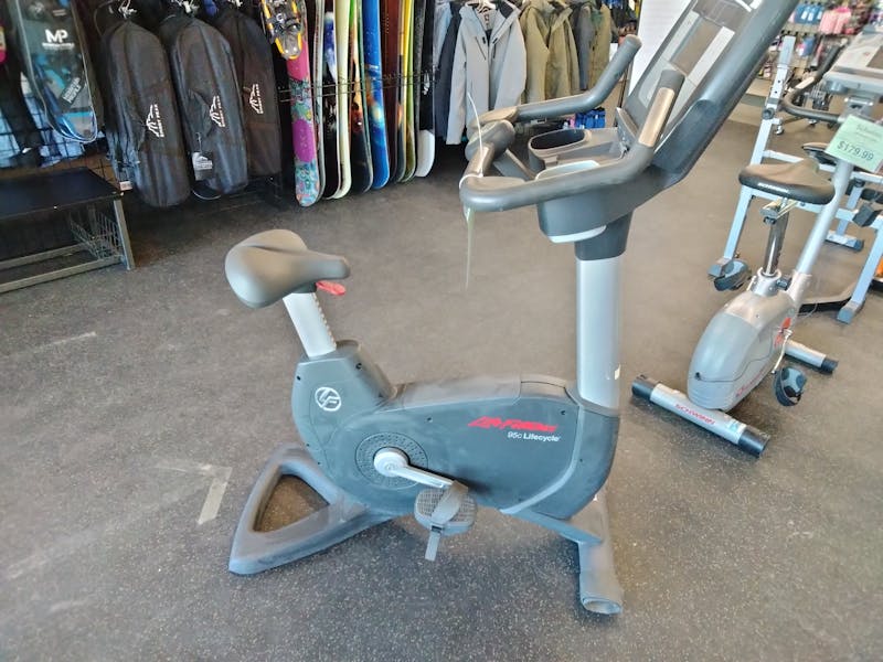 Used Life Fitness 95C LIFECYCLE Magnet Stationary Bikes Stationary