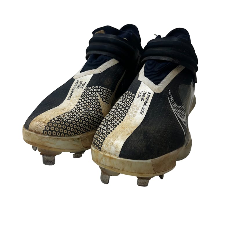 Used Nike TROUT CLEATS Senior 11 Baseball and Softball Cleats