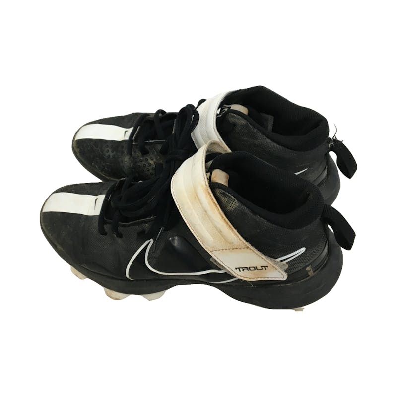 Used Nike TROUT CLEATS Senior 9.5 Baseball and Softball Cleats