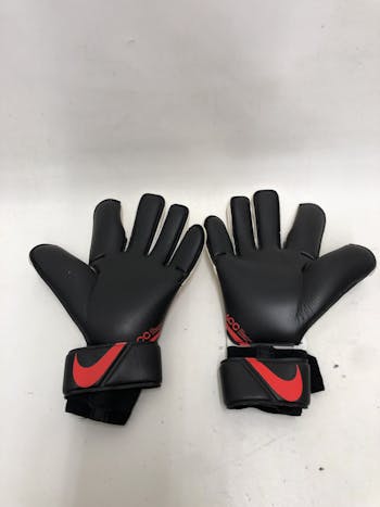 Nike Goalkeeper Vapor Grip3 Soccer Gloves.
