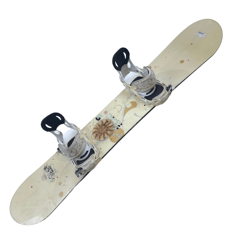 Used Ride SOLACE 150 cm Women's Snowboard Combo