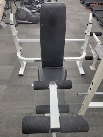 Gold's gym 6.1 discount bench