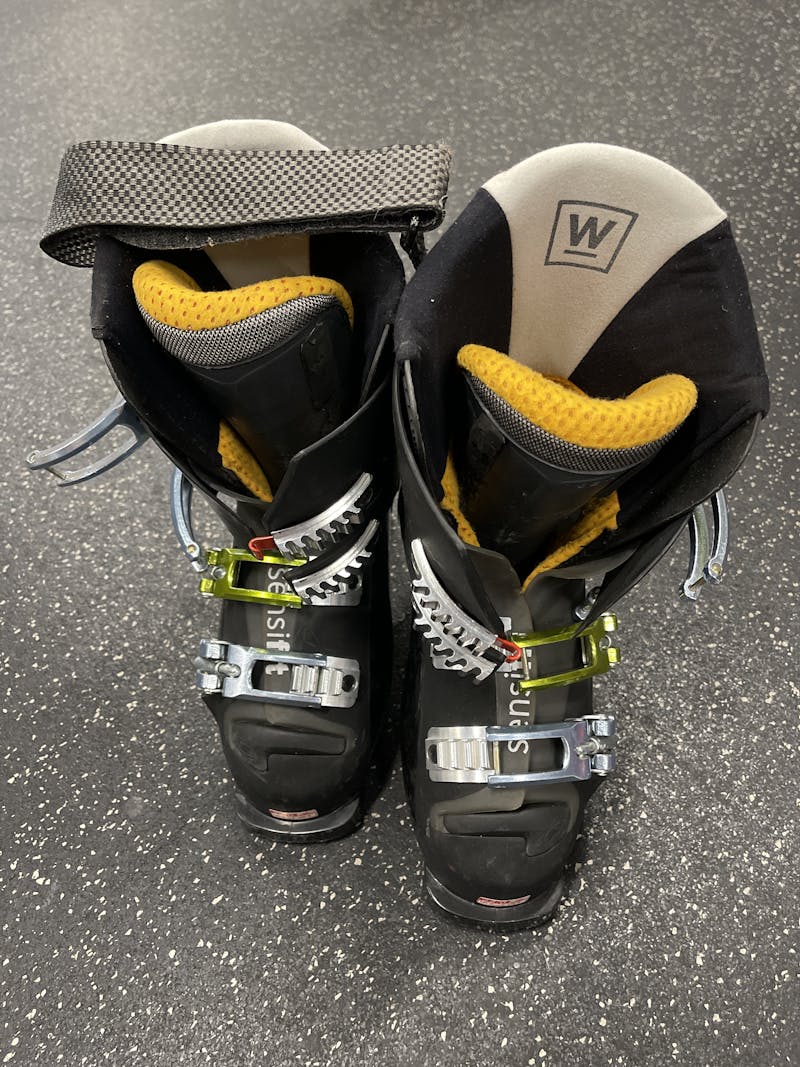Used Salomon X WAVE 220 MP - J04 - W05 Girls' Ski Boots Girls' Downhill Ski Boots