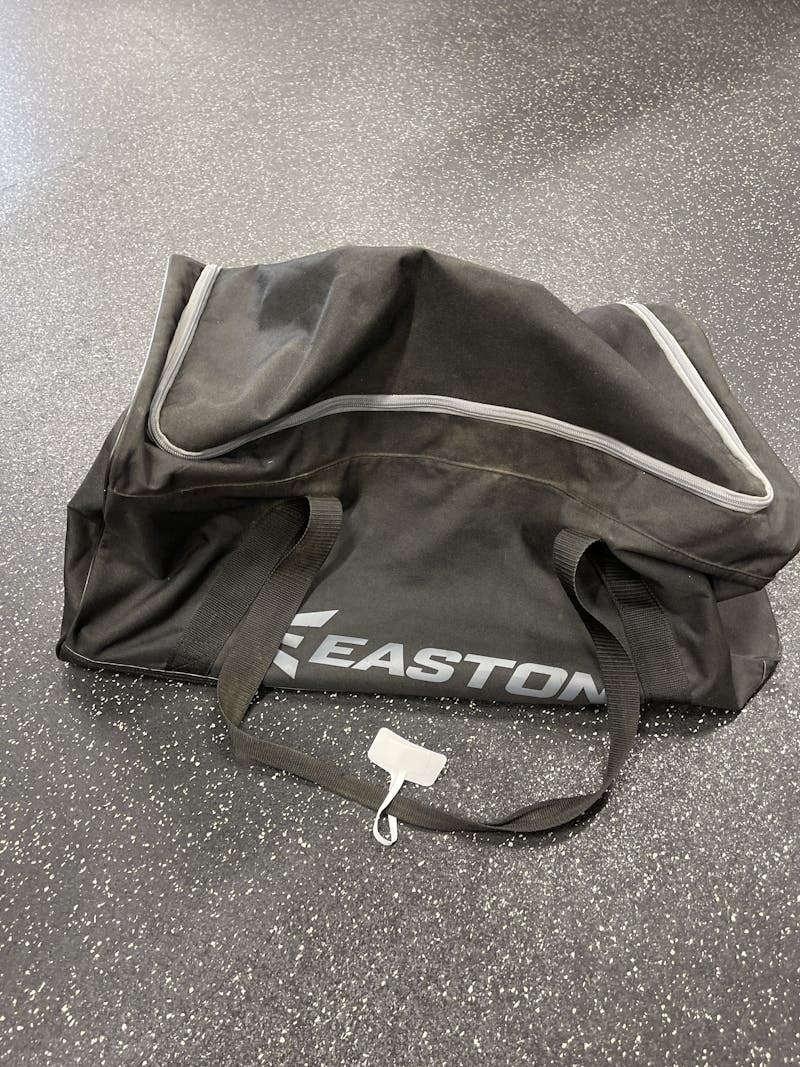 Used Easton Duffle Bag Baseball And Softball Equipment Bags Baseball And Softball Equipment Bags