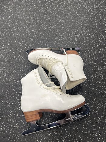 Womens Ice Skates, Buy Leather & Adjustable Figure Skates for Ladies –  American Athletic