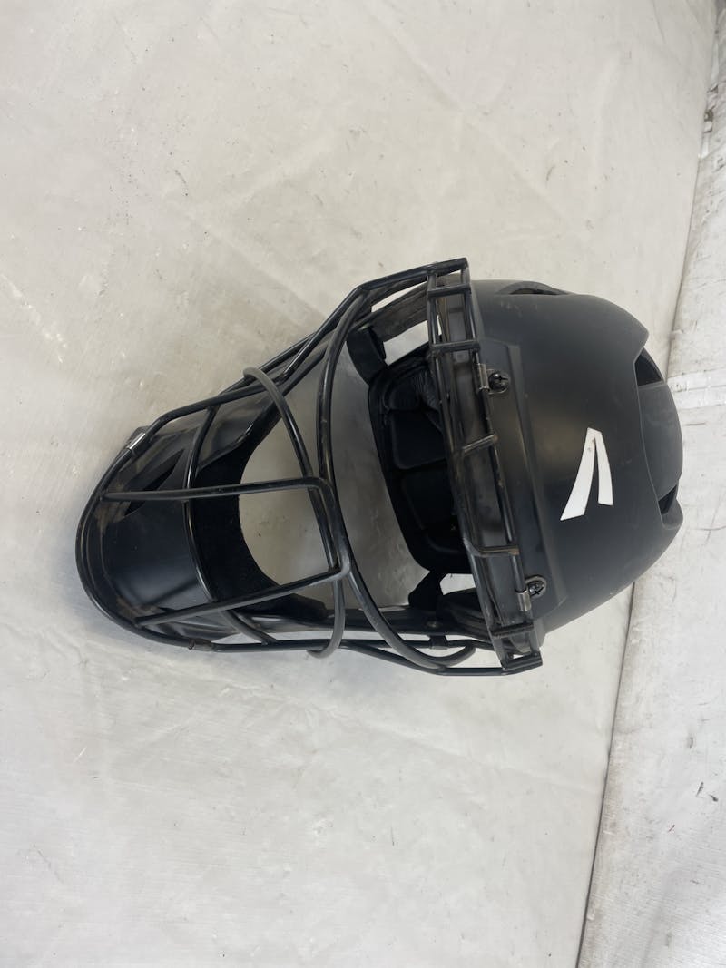 Used Easton M7 Catcher's Mask (7-71/8)