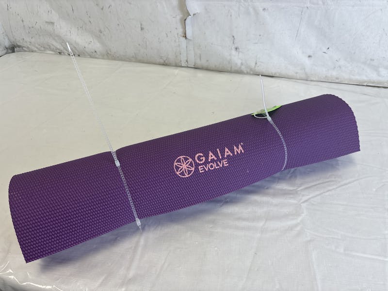 Used Gaiam Evolve Yoga Mat