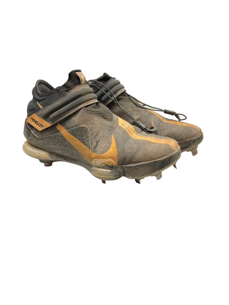 Used Nike TROUT CLEATS Senior 11 Baseball and Softball Cleats