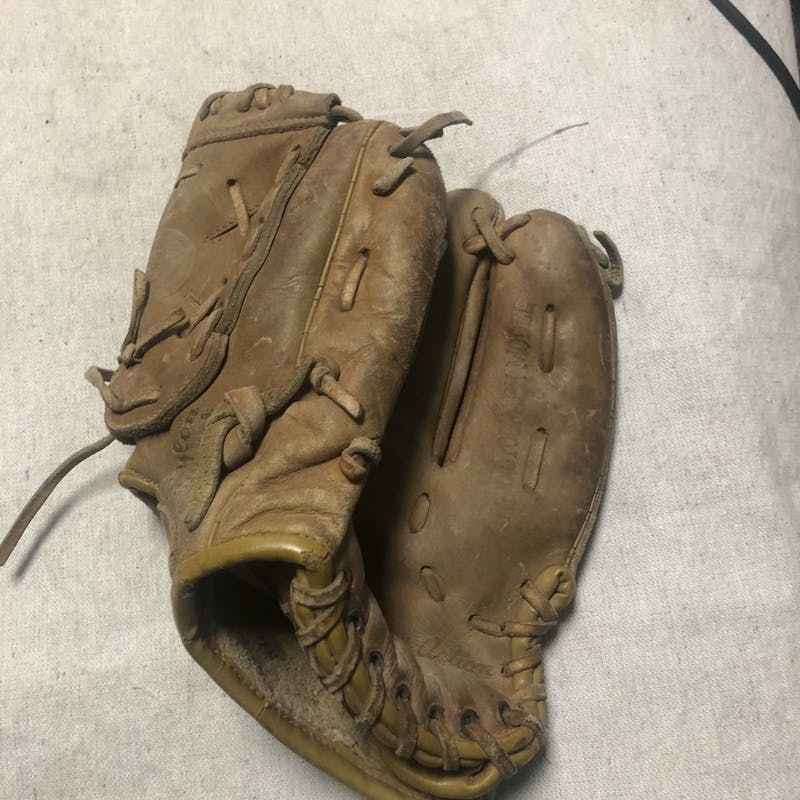 Used Wilson CATFISH HUNTER 11 1/2 Fielders Glove