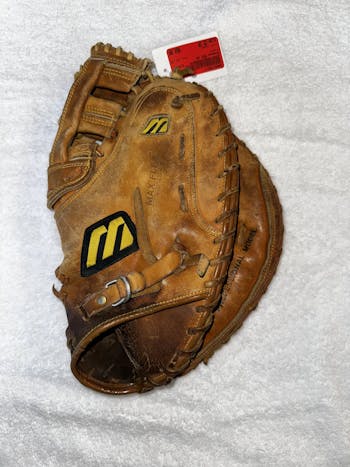 1980's Tim Simmons Rawlings MJ50 catchers mitt. The Simba, as nicknamed for  Simmons during his player days, turned a switch hitting…