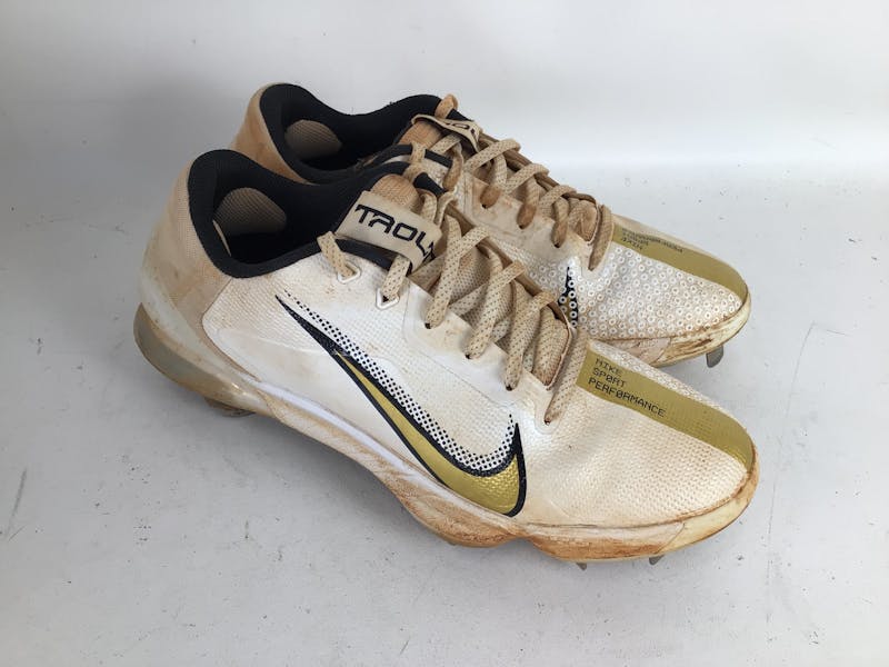 Used Nike TROUT CLEATS Senior 9.5 Baseball and Softball Cleats