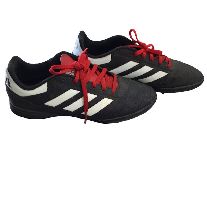 Used Adidas Junior 05.5 Cleat Indoor Cleats Soccer Indoor