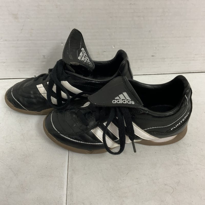 Adidas nova deals indoor soccer shoes