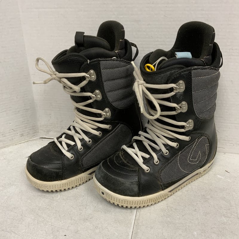 Used Burton TRYST Senior 6.5 Women s Snowboard Boots