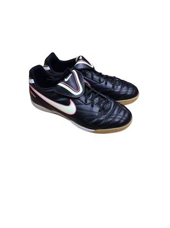 Used Nike TIEMPO Senior 5.5 Indoor Soccer / Indoor Shoes Soccer / Shoes