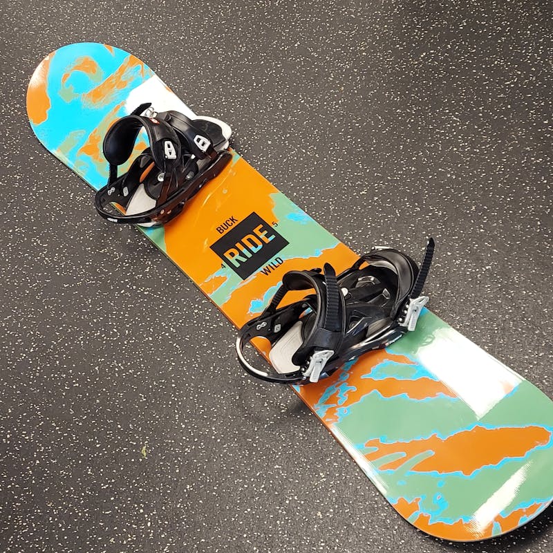 Used Ride BUCK WILD 145 cm Boys' Snowboard Combo