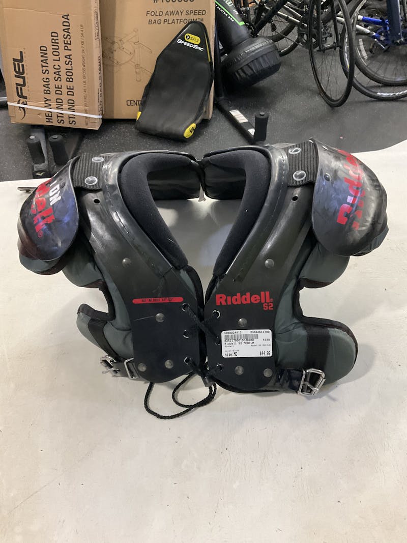 Riddell Rival Shoulder Pads