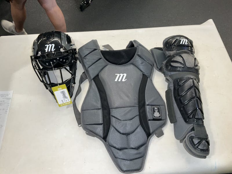 Used Under Armour CATCHERS SET Adult Catcher's Equipment Catcher's Equipment