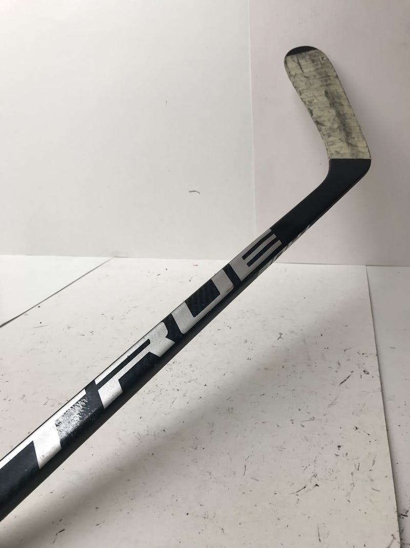 Used Easton V5E 65 Flex Pattern E3 Senior One Piece Sticks