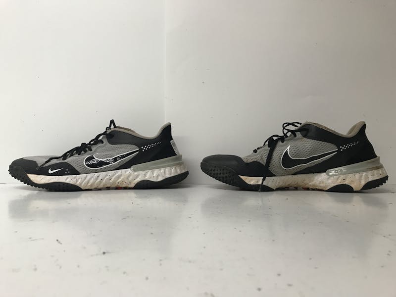 Used Nike TROUT CLEATS Senior 9.5 Baseball and Softball Cleats