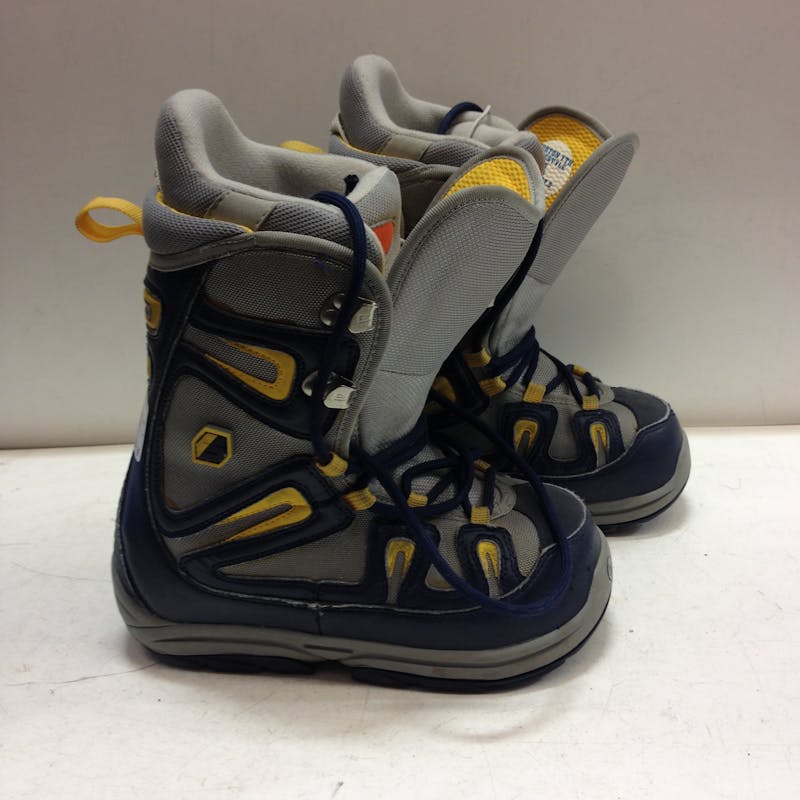 Used Burton FREESTYLE JR Junior 05 Boys Snowboard Boots