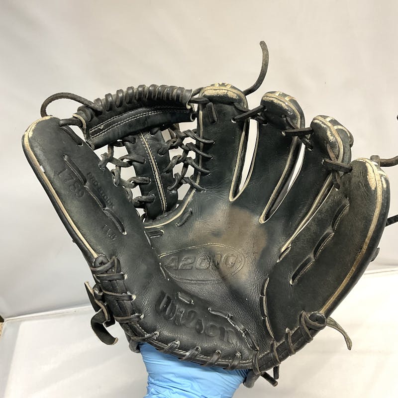 Used Wilson MAJOR LEAGUE BASEBALL 11 1/2 Fielders Gloves