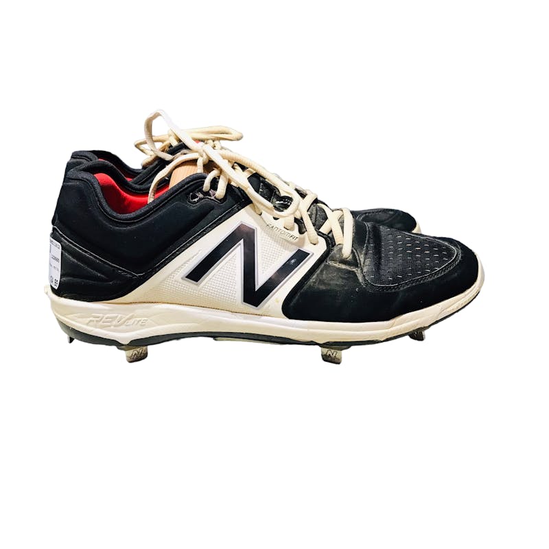 Used New Balance Senior 7 Metal Baseball & Softball / Cleats