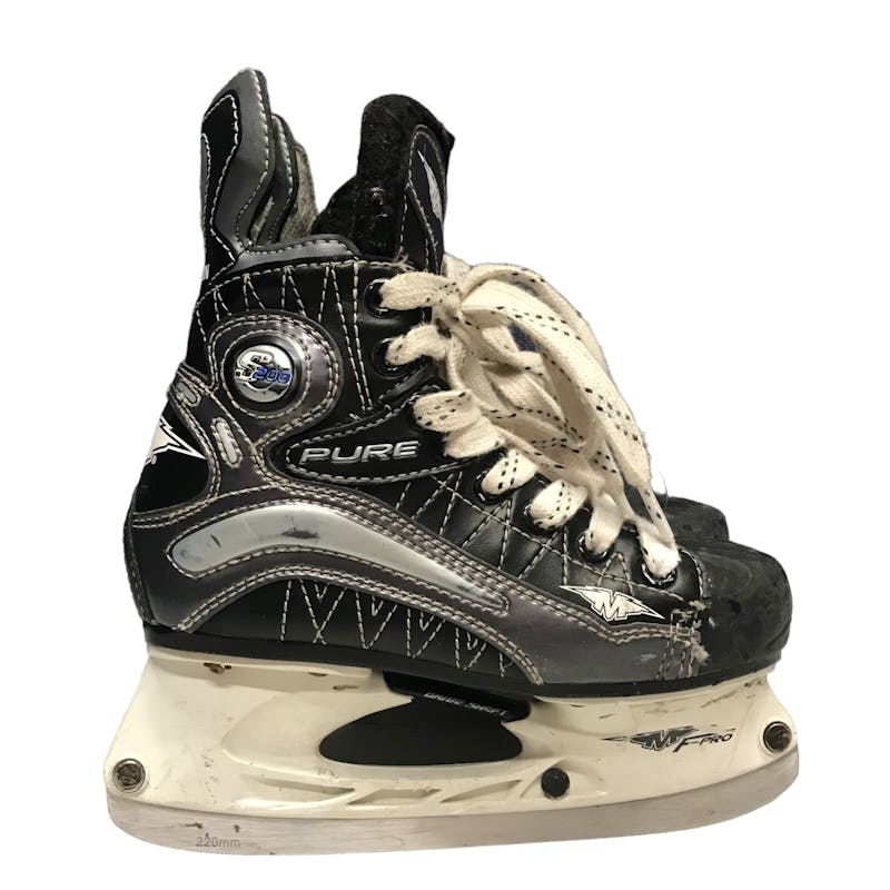 Kids Ice Hockey Gear And Ice Skates for Sale in Los Angeles, CA