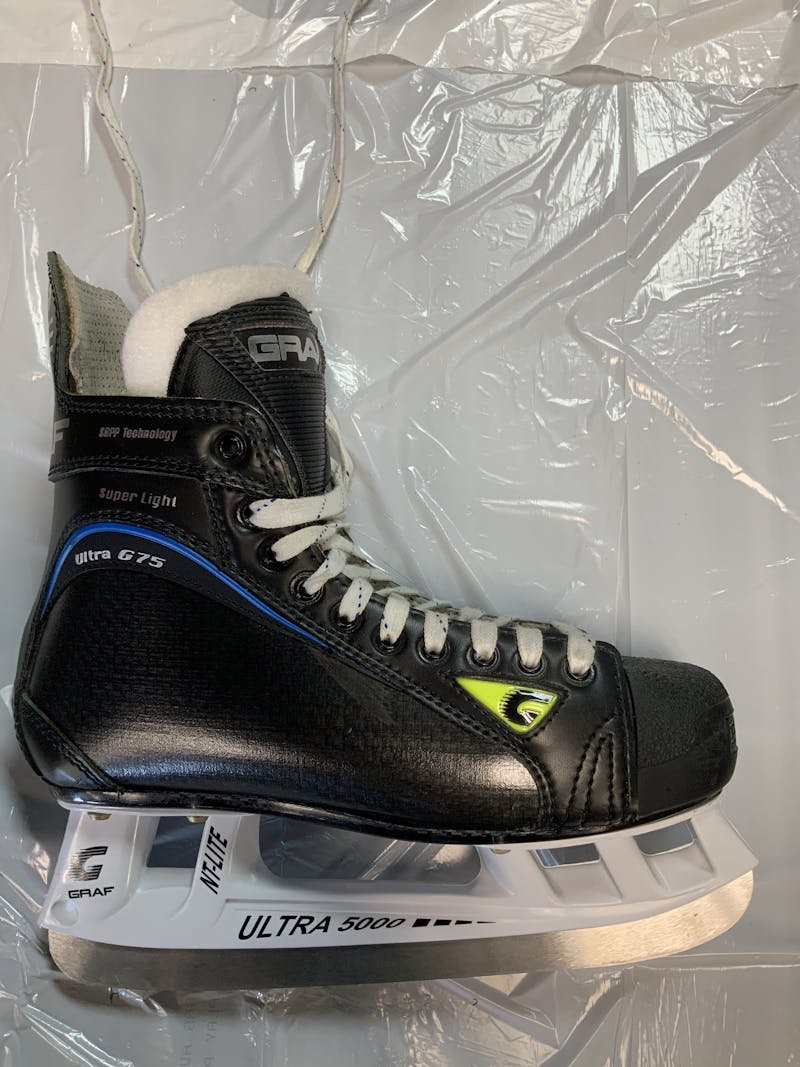 Easton Ultra Light Skates 8.5 - sporting goods - by owner - sale