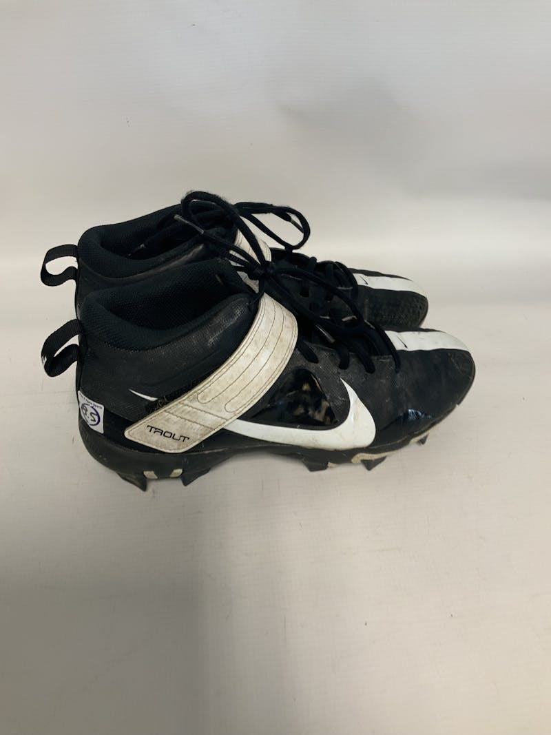 Used Nike TROUT CLEATS Senior 11 Baseball and Softball Cleats