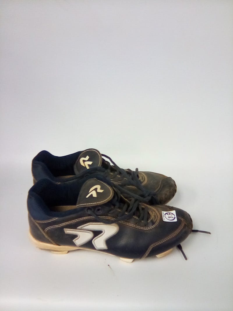 Ringor metal store cleats