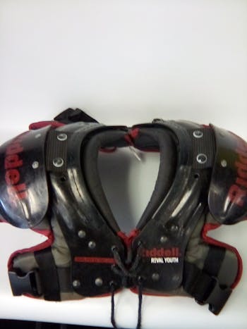 Riddell Rival Shoulder Pads