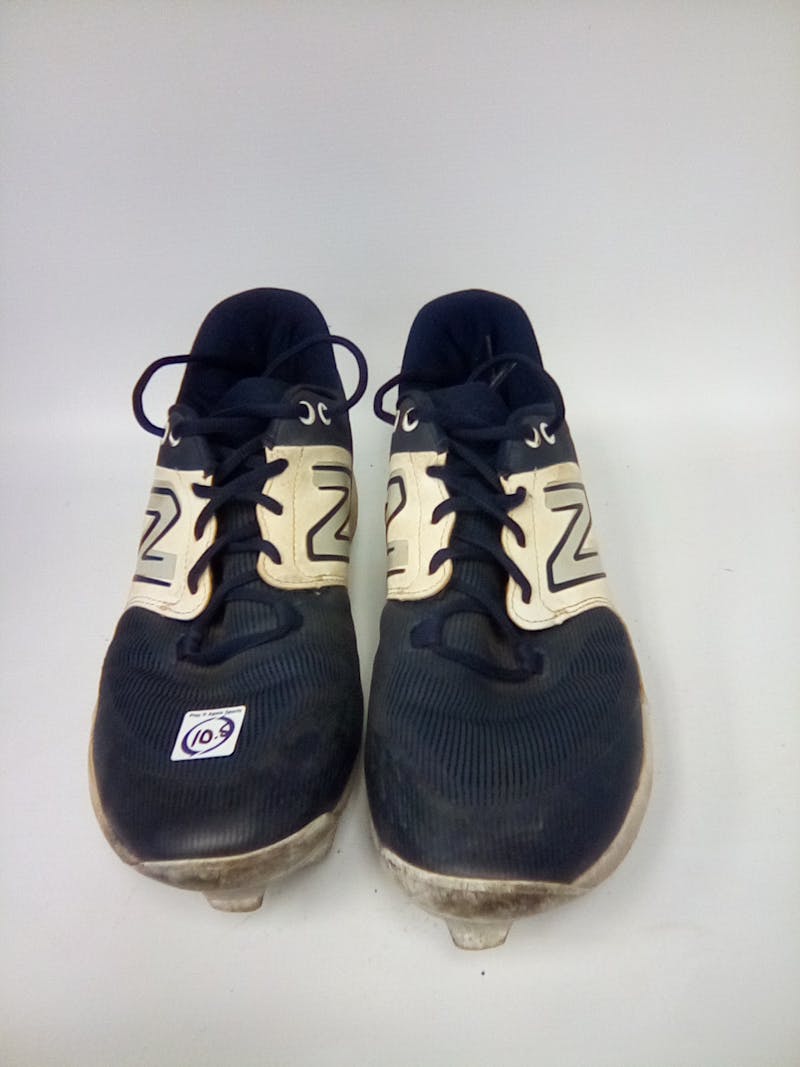 Used New Balance BASEBALL CLEATS Youth 10.5 Baseball and Softball