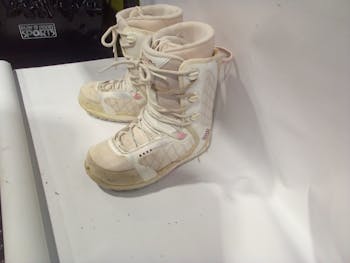 Used Avalanche Senior 6 Women's Snowboard Boots Women's Snowboard Boots