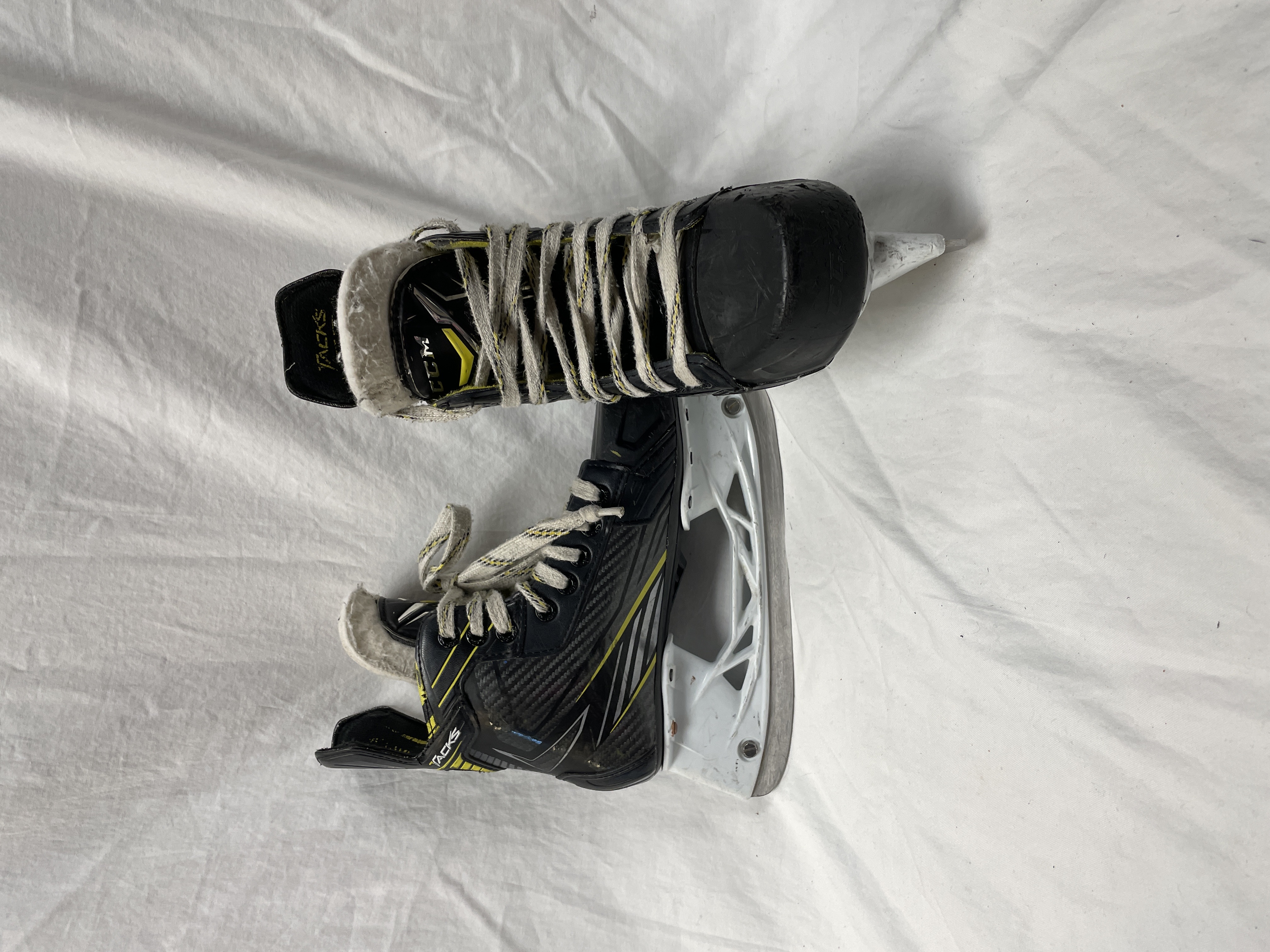 Used CCM TACKS 4092 Junior 02 Ice Hockey Skates Ice Hockey Skates